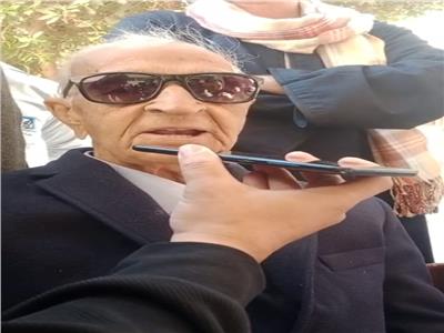 رئيس الإذاعة المصرية الأسبق يدلي بصوته في قنا