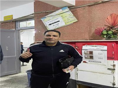 مدرب المقاولون العرب يدلي بصوته في الانتخابات الرئاسية بمدينة نصر