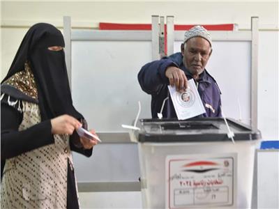 شيوخ وشباب.. الانتخابات الرئاسية توحد المصريين| صور