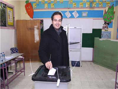 برسالة «إنت مش لوحدك».. هشام تحسين يدعم الرئيس في الانتخابات