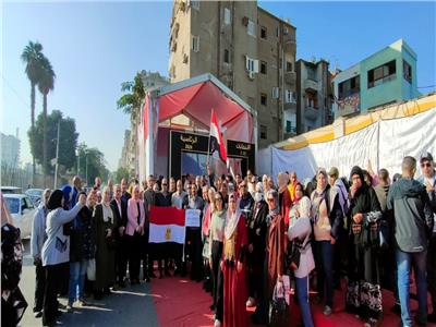 مدير التعليم الفني بالقاهرة يتابع اليوم الثالث للانتخابات الرئاسية بادارة مصر القديمة  