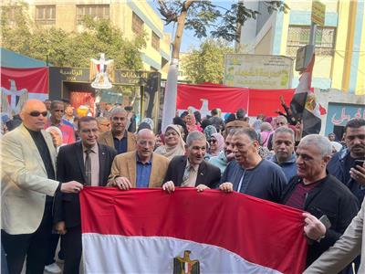 وسط هتافات تحيا مصر.. معلمو البساتين ينظمون مسيرة في حب الوطن