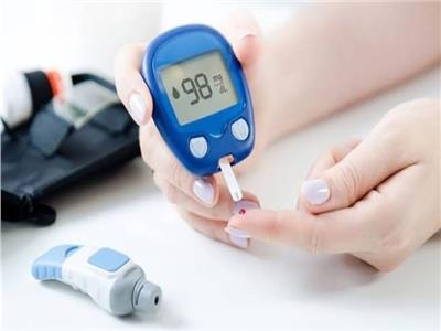 انخفاض السكر في الدم.. الأعراض ونصائح للقياس السليم