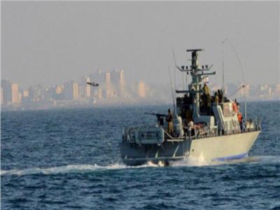 زوارق الاحتلال الإسرائيلي تستهدف السواحل الجنوبية لقطاع غزة