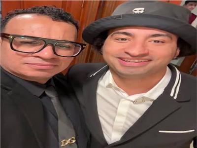 محمود الليثي يغني مع علي ربيع «سطلانة» | فيديو 