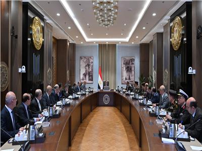 رئيس الوزراء يتابع الموقف التنفيذي لمشروع حماية شواطئ الإسكندرية 