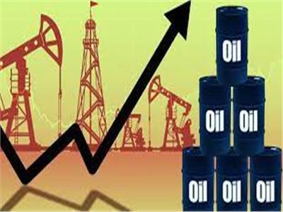 النفط يواصل مكاسبه الأسبوعية مرتفعاً 1% مع استمرار التوتر في البحر الأحمر