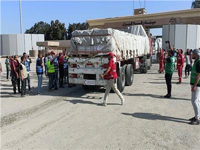 عبور 111 شاحنة من رفح إلى العوجة لإرسالها لغزة