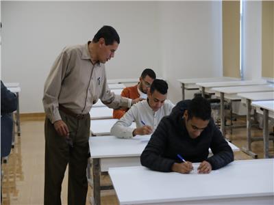 17 طالبًا وطالبة يتنافسون في مسابقة "المثالي والمثالية" بجامعة طيبة| صور