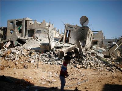 300 خيمة ومواد بناء.. 76 شاحنة مساعدات و4 للوقود تدخل قطاع غزة