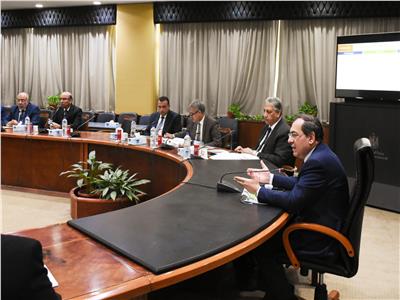 وزير البترول يترأس الاجتماع الدورى الثالث للجنة العليا لعمليات الإنتاج بالصحراء الشرقية