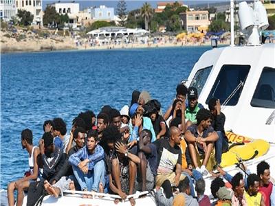 السلطات التونسية تحبط 13 عملية هجرة غير شرعية وتنقل 188 مهاجرًا