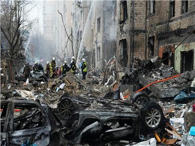  مقتل 5 أشخاص وإصابة العشرات جراء قصف روسي على كييف وخاركيف
