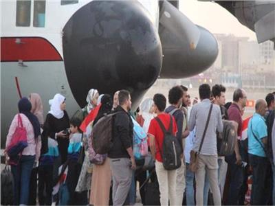 توجيه هام من الهجرة للطلاب المصريين في السودان