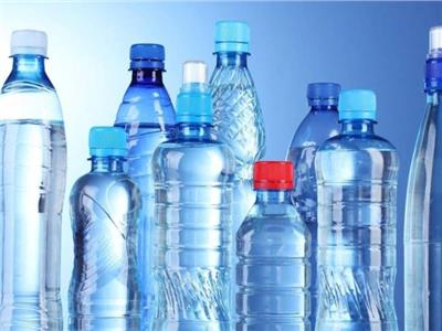 «متشتريهاش تاني».. دراسة تحذر من زجاجات المياه البلاستيك
