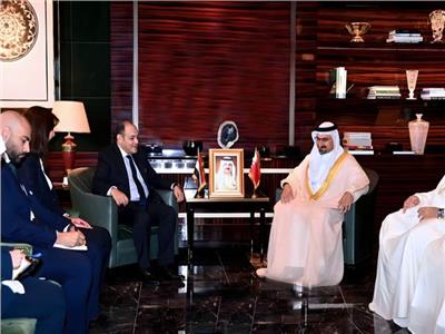 وزير التجارة يعقد جلسة مباحثات موسعة مع نظيره البحريني 