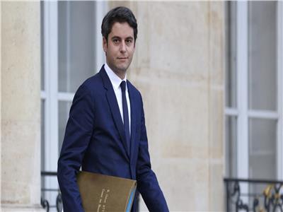 «الطفل المُعجزة».. كيف استقبلت صحف العالم تعيين رئيس حكومة فرنسا الجديد؟