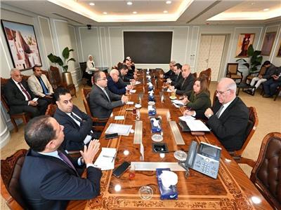 وزير الإسكان ومحافظ بورسعيد يبحثان تنفيذ مشروعات سكنية لأهالي المحافظة