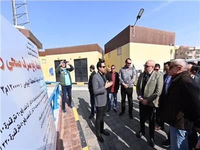 وزير الإسكان يتفقد رافع الصرف الصحي الرئيسي في مدينة الشروق بعد تطويره