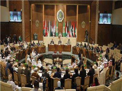 البرلمان العربي يمنح رئيس جنوب أفريقيا الوسام الدولي
