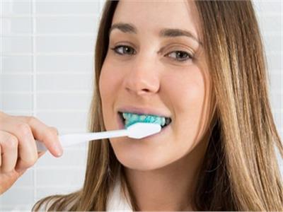 لابتسامة ساحرة.. فوائد صحية لمعجون الأسنان الطبيعي