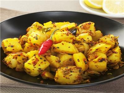 من المطبخ الهندي.. طريقة عمل البطاطس بتوابل مميزة