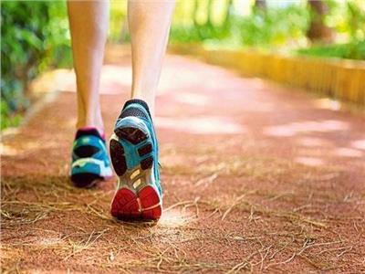 خبراء: المشي 10 ألف خطوة يومياً الحل الأمثل لعيش حياة صحية