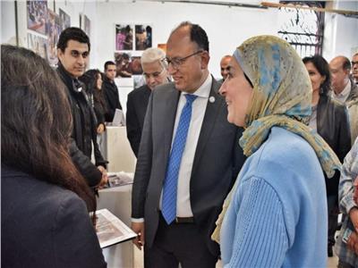 رئيس جامعة حلوان يفتتح معرض مشروعات طلاب الفوتوغرافيا والسينما والتليفزيون