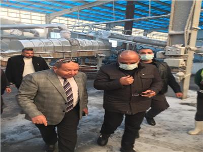 وزير قطاع الأعمال العام يتفقد شركة النصر للملاحات بالإسكندرية