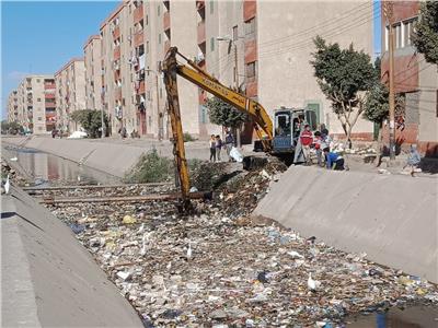 حملة مكبرة لتطهير المجاري المائية بمركز أبوقرقاص بالمنيا