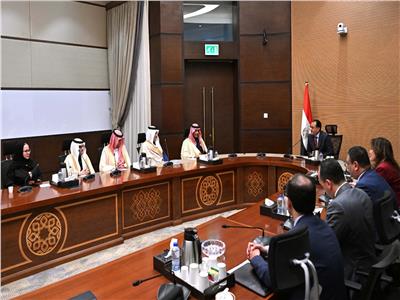 رئيس الوزراء يلتقى وزير الإعلام السعودي: تأكيد التنسيق بين الجهات الإعلامية بالبلدين