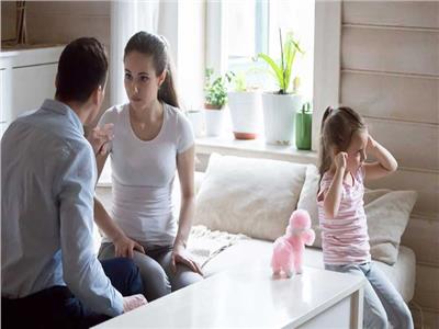 طبيب يكشف تأثير الخلافات الزوجية على الصحة النفسية للأطفال| خاص