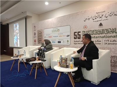 مناقشة كتاب «الذكاء الاصطناعي العربي» للمستشار إيهاب أبو زيد بمعرض الكتاب