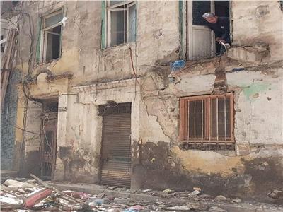إزالة أجزاء من 5 عقارات آيلة للسقوط في الإسكندرية