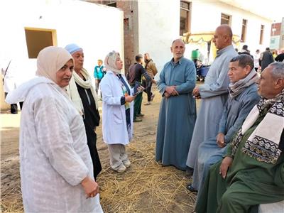بيطري الشرقية ينظم قافلة طبية مجانية بقرية الجويني في مدينة كفر صقر