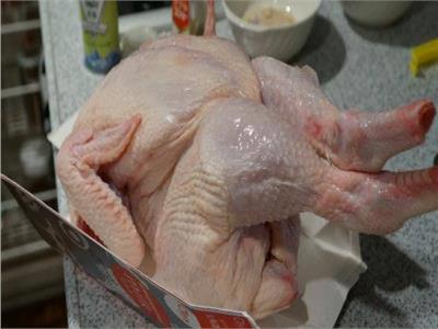 اختبار يوضح صلاحية الدجاج للاستهلاك بعد شرائه