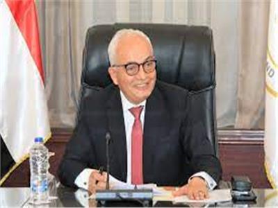 وزير التعليم يطالب بندب عميد تربية المنيا لشغل منصب رئيس جهاز محو الأمية| مستند
