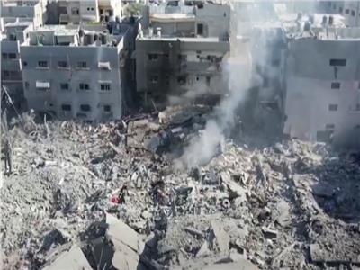 زوارق حربية إسرائيلية تستهدف المناطق الساحلية بقطاع غزة.. فيديو