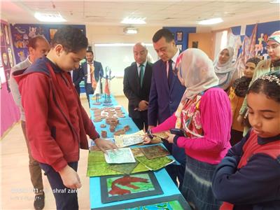 افتتاح المعرض الفني السنوي لمدارس النيل الدولية في قنا 