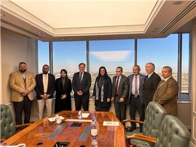 نائب وزير السياحة تعقد اجتماعاً مع مدير عام شركة طيران «ويز آير أبو ظبي»
