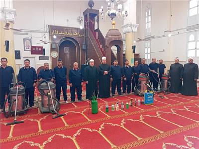 استمرار حملة النظافة الموسعة بالمساجد استعدادًا لشهر رمضان المبارك