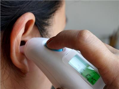 «الصحة» توضح الطريقة الصحيحة لاستخدام قطرات الأذن