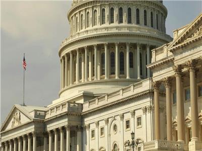 الشيوخ الأمريكي يصوت لصالح مشروع قانون التمويل المؤقت لتجنب الإغلاق الحكومي   
