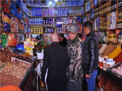 الإدارات التموينية بالإسكندرية تشن حملات مكبرة على الأسواق والمخابز