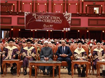 رئيس جامعة الأزهر يشهد تخريج دفعة جديدة في كليات الطب بالبرنامج الماليزي