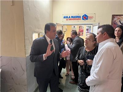 ضمن برنامج زيارته لدولة كوبا.. وزير الصحة ونظيره الكوبي يتفقدان مراكز الرعاية الصحية