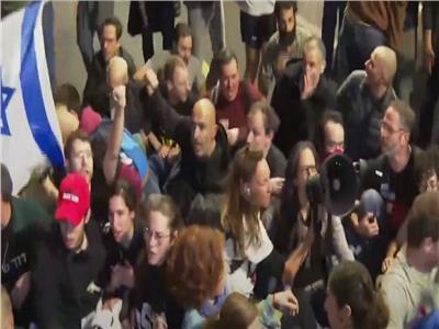 متظاهرون في تل أبيب يطالبون بتبادل المحتجزين واستقالة نتنياهو