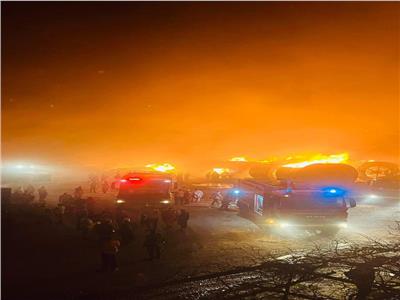 اندلاع حريق ضخم بمخازن شركة الكهرباء في منطقة الكريمية بطرابلس