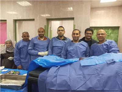 إجراء قسطرة علاجية شريانية خطيرة لسيدة بمستشفى سوهاج الجامعي