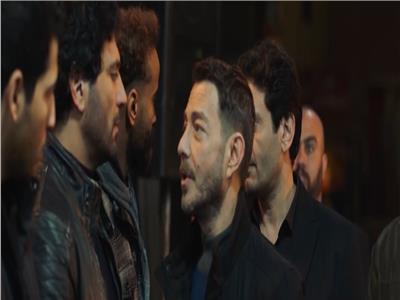 الحلقة الثانية من «محارب».. أحمد زاهر يساوم الرداد على موت أمه أثناء عزائها 